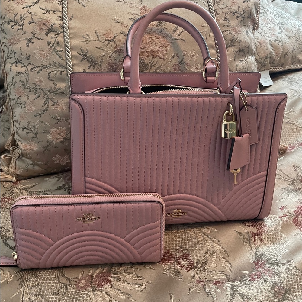 Coach Zoe Carryall Art Deco Quilting w/wallet